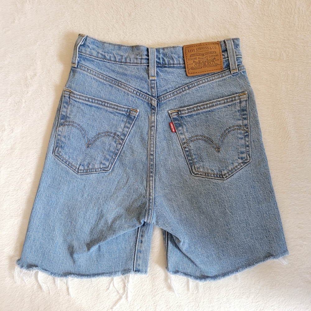 Levis ribcage cut off  bermuda shorts* blue*sz24